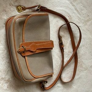 Vintage Dooney & Bourke crossbody.